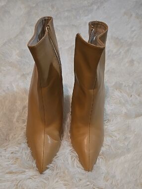 Pointed Toe Tan Ankle Booties with Side Zip